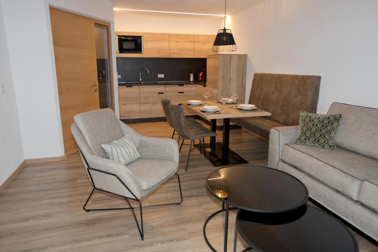 Hotel Goldener Adler Graun im Vinschgau Exteriör bild